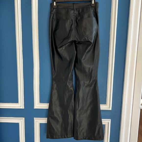 Hollister Faux Leather High Rise Flare Black Pants - Size W25 1S - Picture 2 of 6